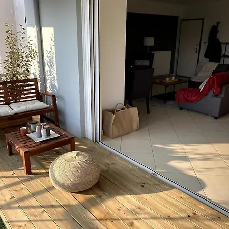 Апартаменты Spacious And Sunkissed 3br & 2 Bathrooms *