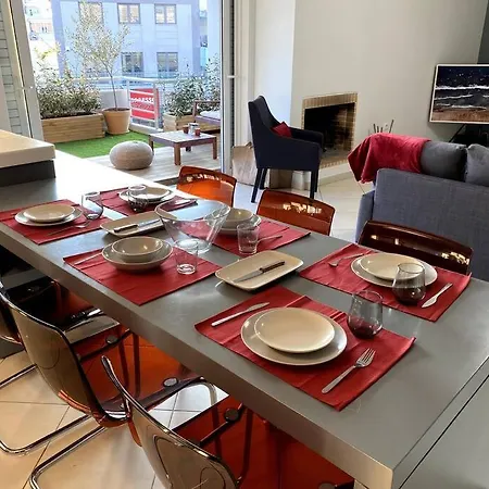 Spacious And Sunkissed 3br & 2 Bathrooms Apartment *