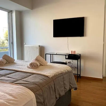 Spacious And Sunkissed 3br & 2 Bathrooms * Athens