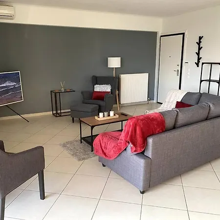 Apartment Spacious And Sunkissed 3br & 2 Bathrooms Athens