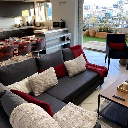 Spacious And Sunkissed 3br & 2 Bathrooms Apartment Athens
