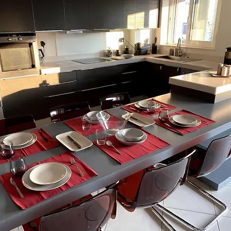 Spacious And Sunkissed 3br & 2 Bathrooms