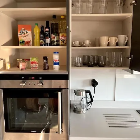 Spacious And Sunkissed 3br & 2 Bathrooms Apartment Athens