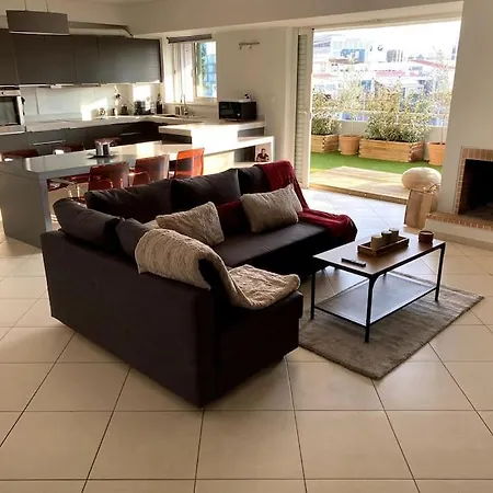 Spacious And Sunkissed 3br & 2 Bathrooms