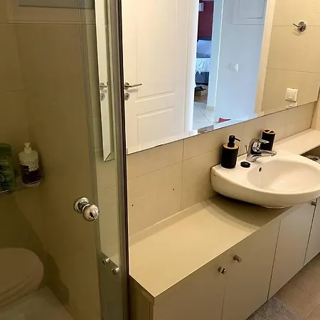 Apartment Spacious And Sunkissed 3br & 2 Bathrooms Athens